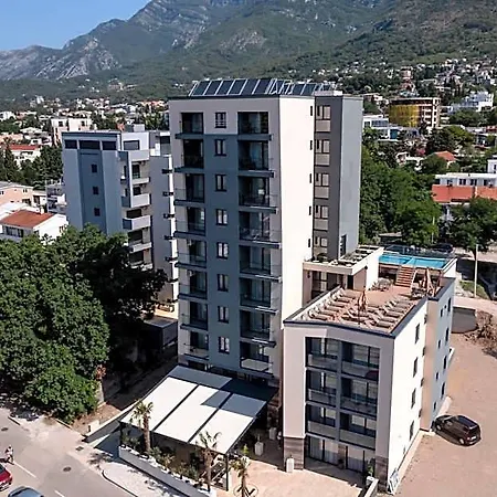 N Hotel