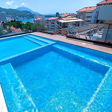 Hotel N