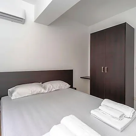 Hotel N